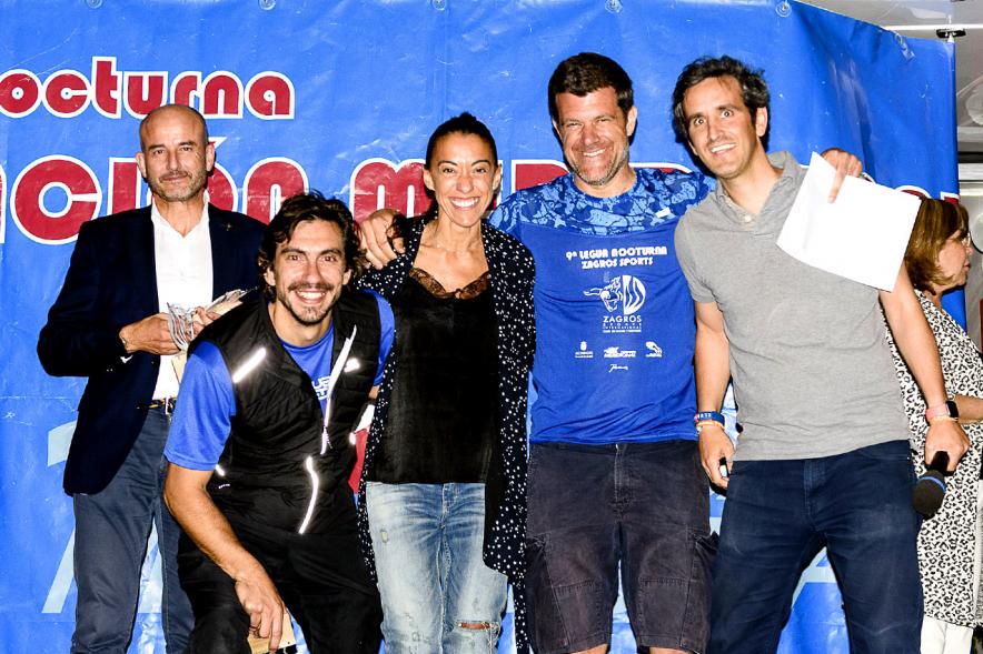 Legua Nocturna 2019 - Imagen de varias personalidades en el pódium.