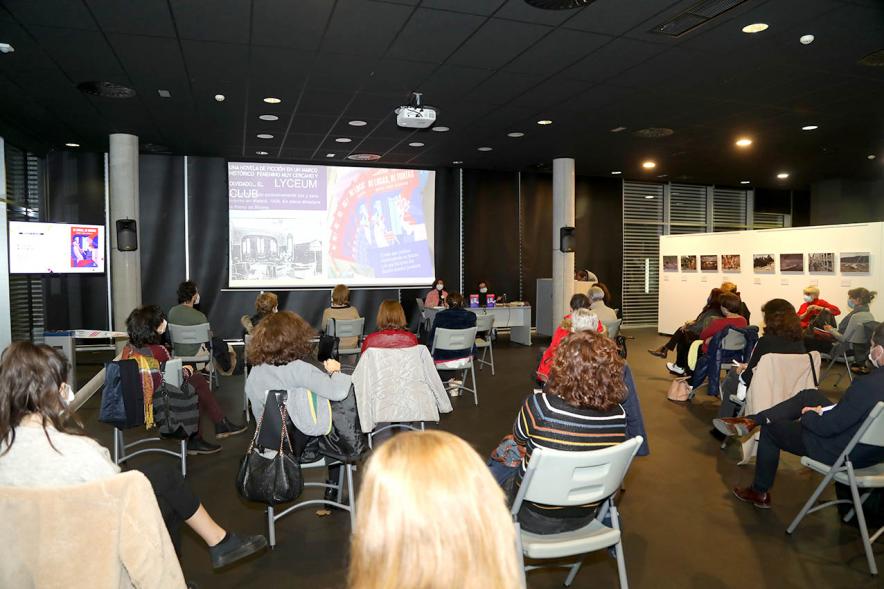 Vista general de la Presentación Libro Ni Locas Ni Tontas -2020