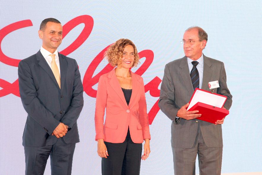 Director de Lilli España Nabil, Ministra Meritxell Batet y galardonado. Gala 35º Aniversario de las Actividades de Investigación de Lilly 