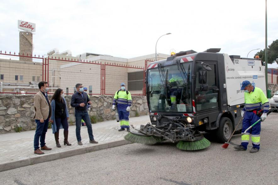 Alcalde Rafael Sanchez, Autoridades y trabajadores. Visita a Limpieza del Polígono Industrial - 2021