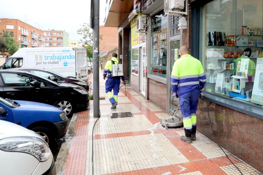 Cepillado de calles con maquinaria