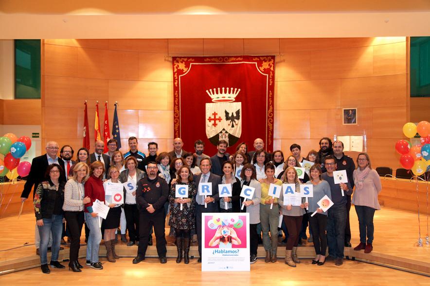 Vº Aniversario Grupo de Trabajo de las Redes Sociales Los Elegidos - Posado de todos los grupos participantes.