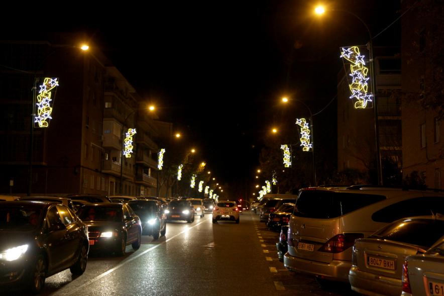 Encendido de Luces de Navidad 2017 - Imagen de una calle de Alcobendas con su alummbrado navideño. 