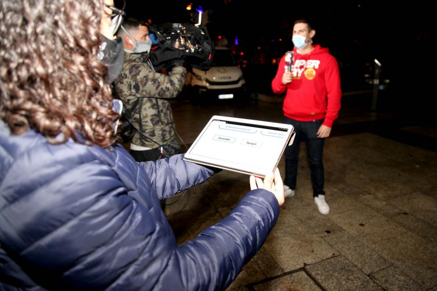 Tablet de encendido de la luces de Navidad. Encendido de Luces de Navidad -2020