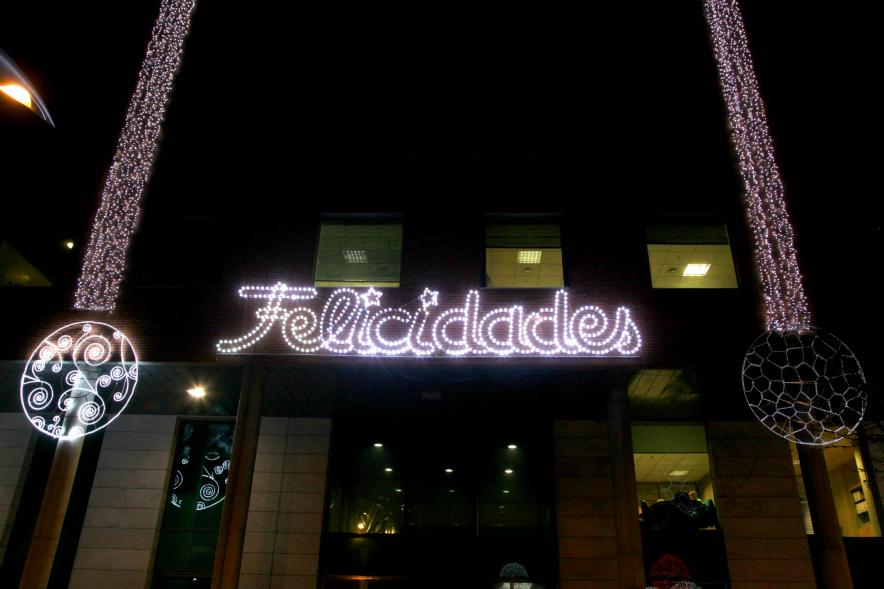 Luces en frente del Ayuntamiento de Alcobendas. Encendido de Luces de Navidad - 2020