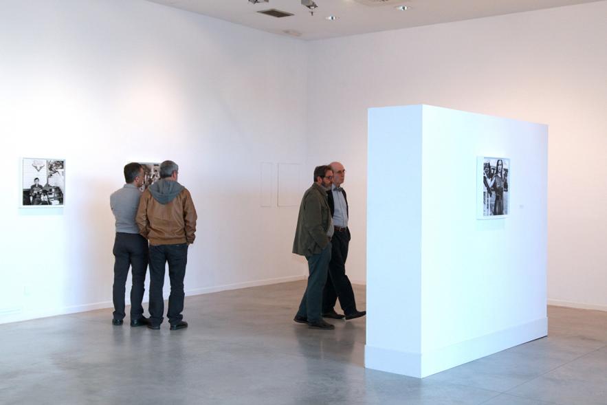 Inauguración Exposición "El Cielo de Manuel Capón Mauriz - La obra y los asistentes.