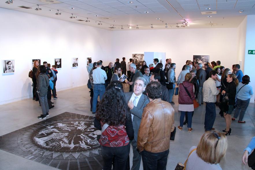 Inauguración Exposición "El Cielo de Manuel Capón Mauriz -   Numerosos asistentes a la exposición.