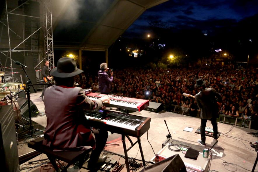 Momento de la actuación musical