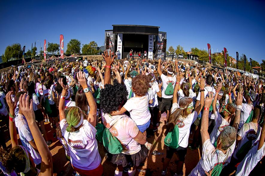 Carrera Color Run - Imagen de participantes en la carrera.