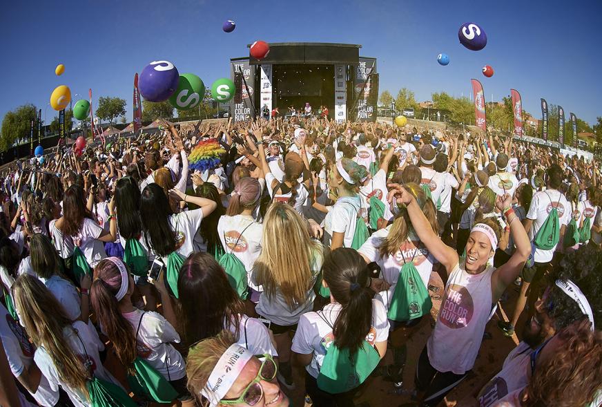 Carrera Color Run - Imagen de participantes en la carrera.