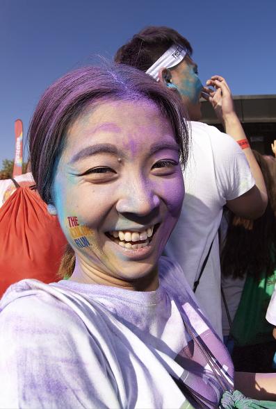 Carrera Color Run -Imagen de participantes en la carrera.