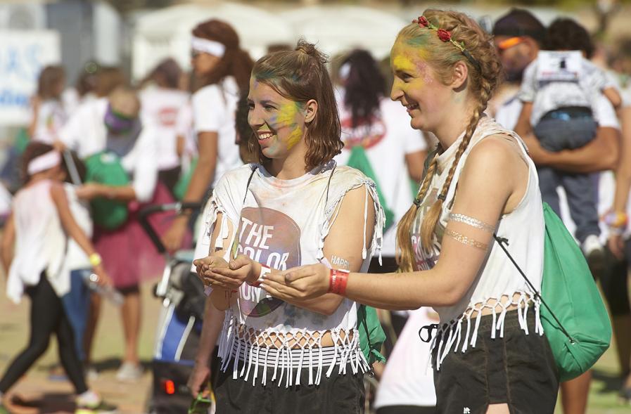Carrera Color Run -Imagen de participantes en la carrera.