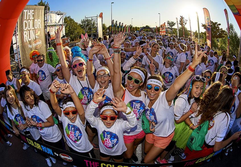 Carrera Color Run - Imagen de participantes en la carrera.