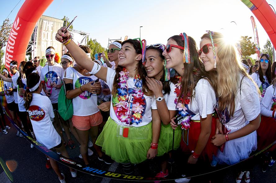 Carrera Color Run - Imagen de participantes en la carrera.