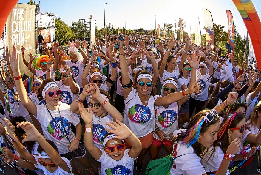 Carrera Color Run - Imagen de participantes en la carrera.