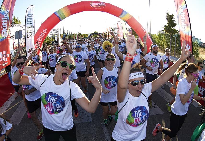 Carrera Color Run - Imagen de participantes en la carrera.
