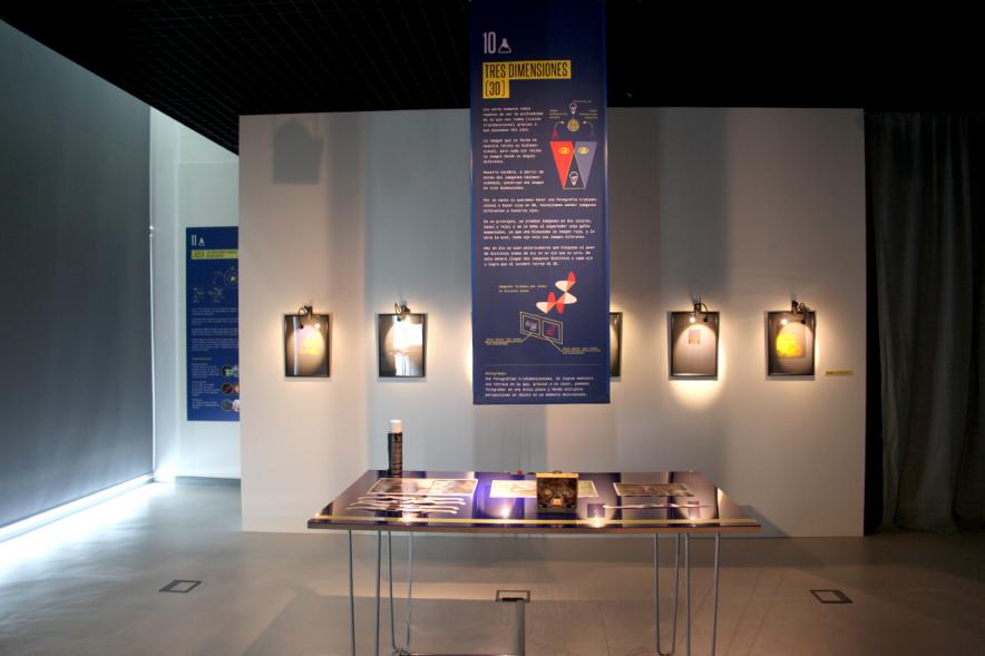 Inauguración Exposición Laboratorio de Luz en el MUNCYT - Entrada de la exposición del museo.
