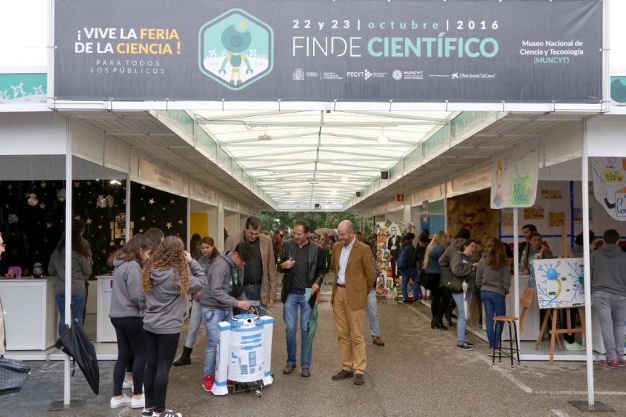Inauguración Finde Científico del MUNCYT -  Entrada al lugar.