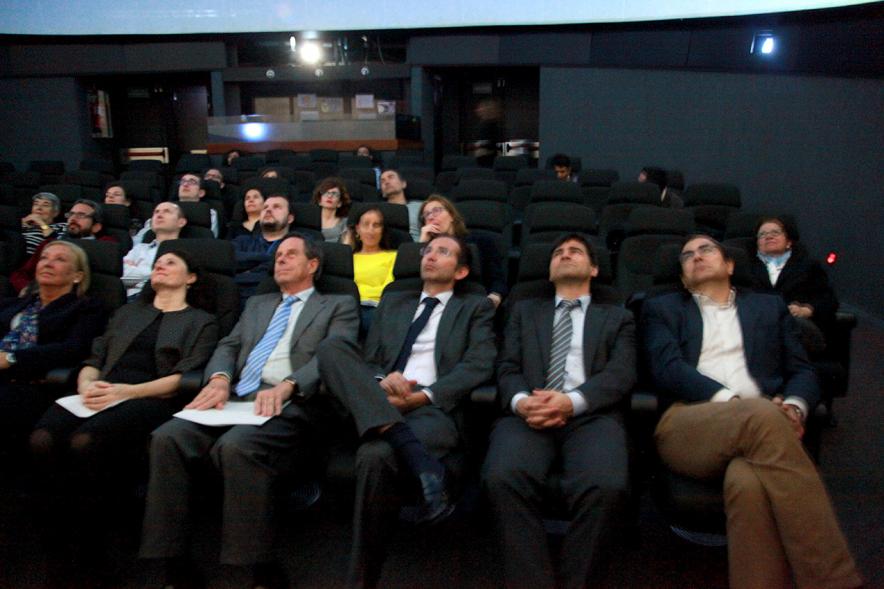 Inauguración del Planetario del MUNCYT - Imagen del alcalde García de Vinuesa y otras autoridades asistentes al acto.