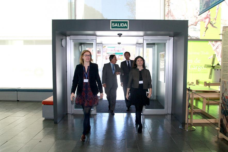 Inauguración del Planetario del MUNCYT - Imagen de las autoridades llegando al planetario.