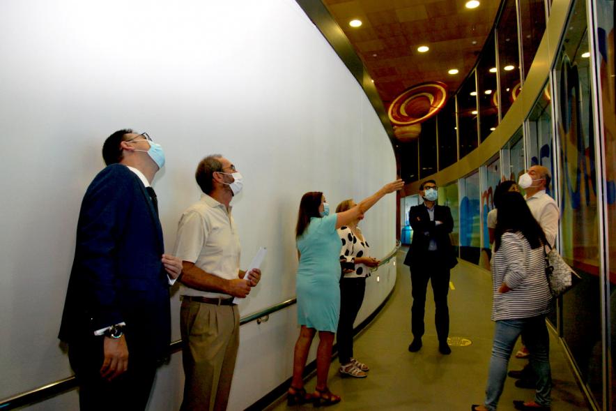 Concejales y autoridades en la visita al museo - 2020