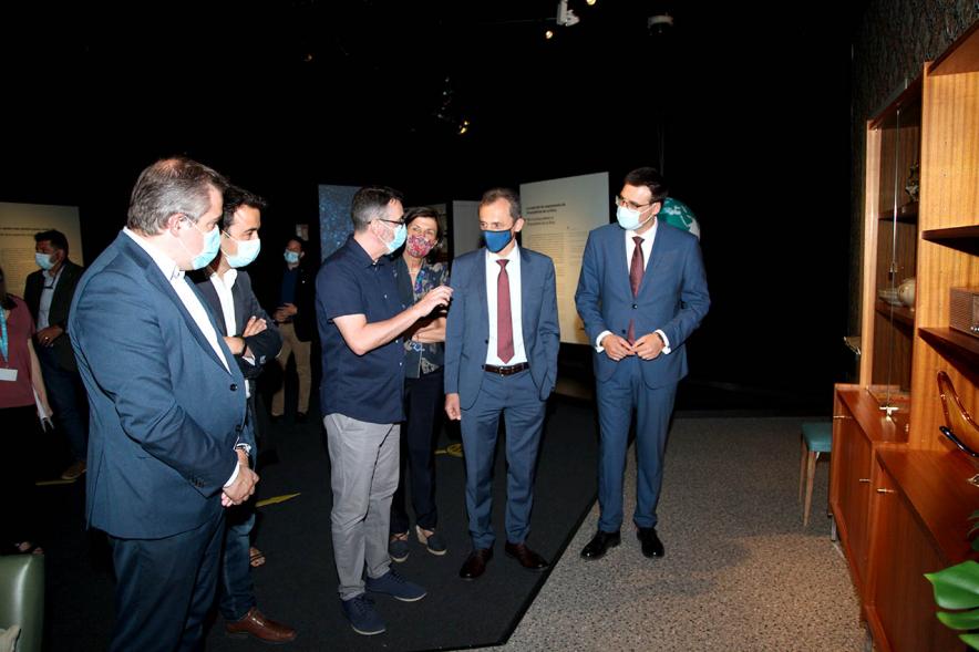 Ministro Pedro Duque, concejales y autoridades. Visita del Ministro Pedro Duque al MUNCYT – 2020