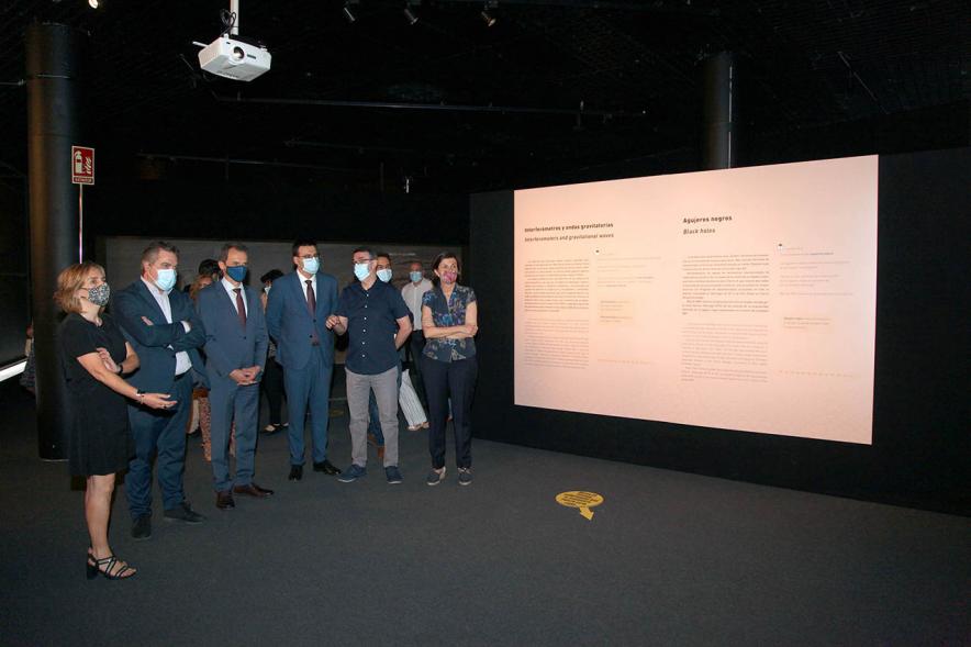 Ministro Pedro Duque, concejales y autoridades. Visita del Ministro Pedro Duque al MUNCYT – 2020