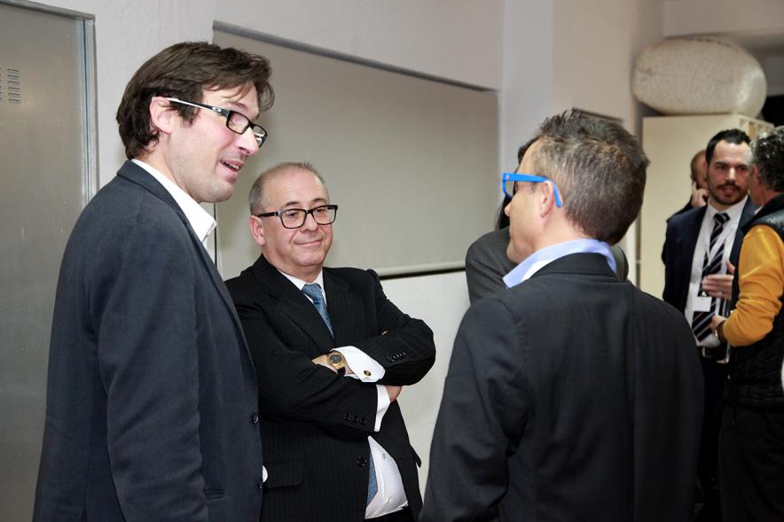 Inauguración de la Nueva Sede de Mail Boxes Etc Alcobendas - Imagen de las autoridades visitando la empresa.