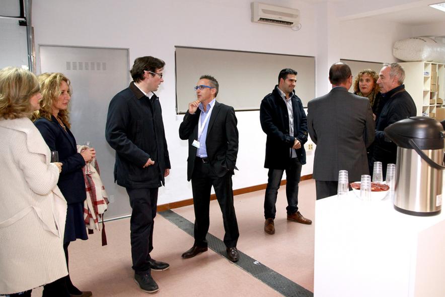 Inauguración de la Nueva Sede de Mail Boxes Etc Alcobendas - Imagen de las autoridades visitando la empresa.