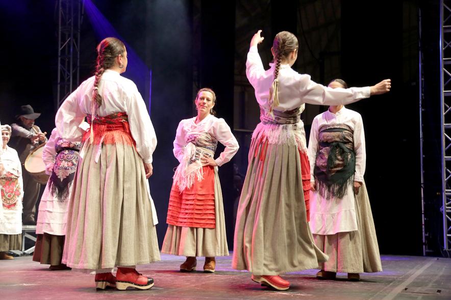 Espectáculo de baile folclórico. 
