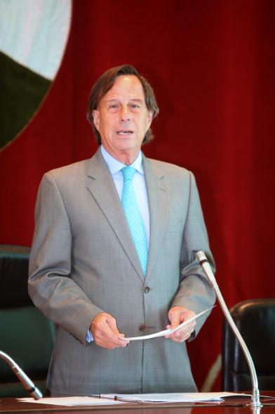 Alcalde García de Vinuesa durante la presentación del acto
