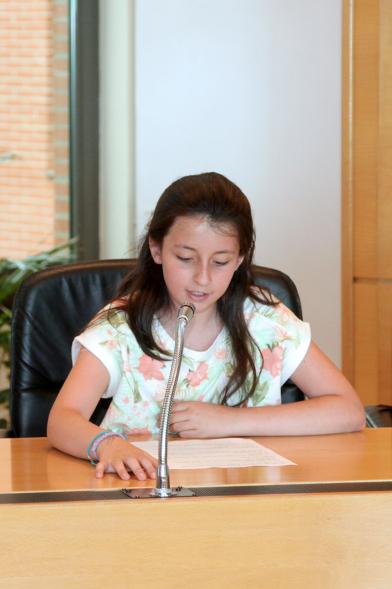 Ponente infantil en la tribuna