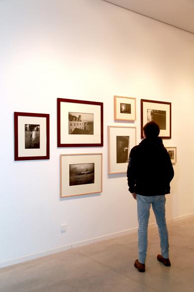 Inauguración de la Exposición "Lisboa Revisitada" de Manuel Sonseca - Visitantes a la exposición.