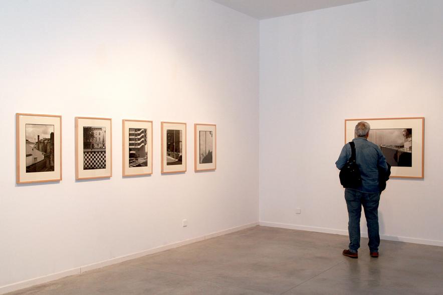 Inauguración de la Exposición "Lisboa Revisitada" de Manuel Sonseca - Visitantes a la exposición.