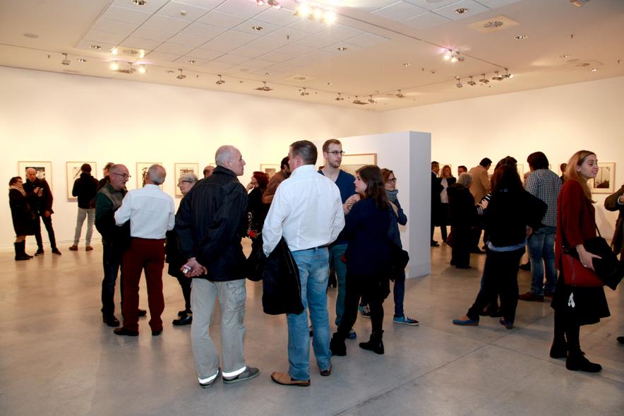 Inauguración de la Exposición "Lisboa Revisitada" de Manuel Sonseca -   Visitantes a la exposición.