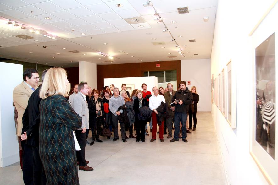 Inauguración de la Exposición "Lisboa Revisitada" de Manuel Sonseca -  Las autoridades en la exposición.   