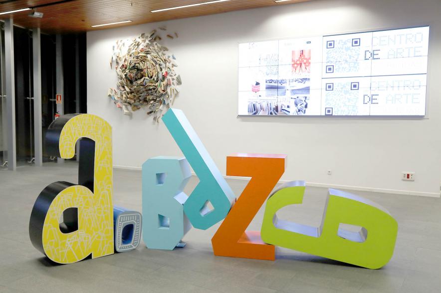 Inauguración Exposición "ABCDario" de Javier Mariscal - Imagen de la escultura que da nombre a la exposición "Abcdario Mariscal".