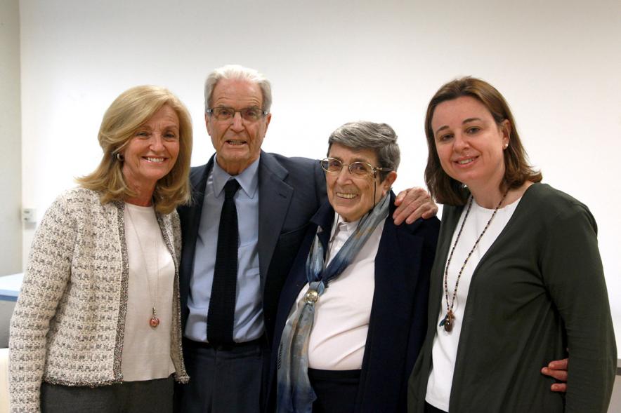 Expo y Charla Historias que Cambian la Historia de la Fundación Mary Ward - Los conferenciantes con las concejalas.