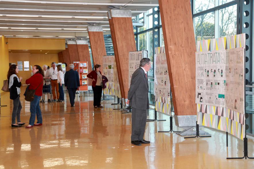 Expo y Charla Historias que Cambian la Historia de la Fundación Mary Ward - El exterior de la sala.