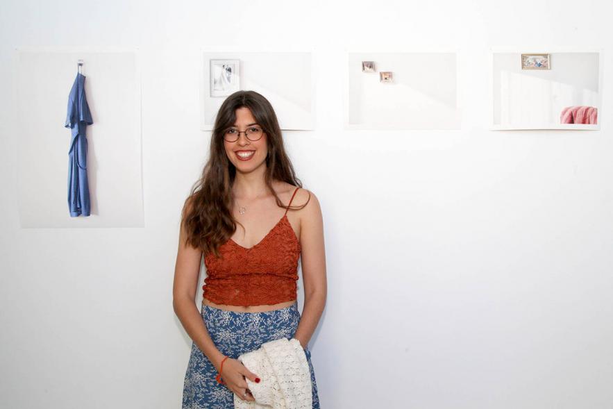 Inauguración Exposición Alumnos Master PIC.A - Primer plano de una alumna.