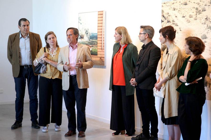 Inauguración Exposición Alumnos Master PIC.A - Plano principal del alcalde García de Vinuesa y las autoridades municipales.