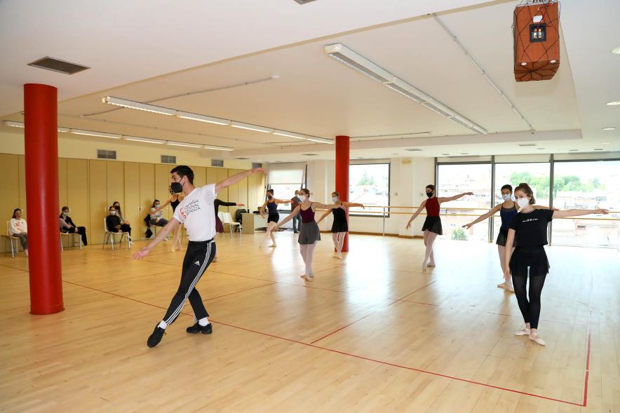Marcos Montes y alumnas participantes - 2019