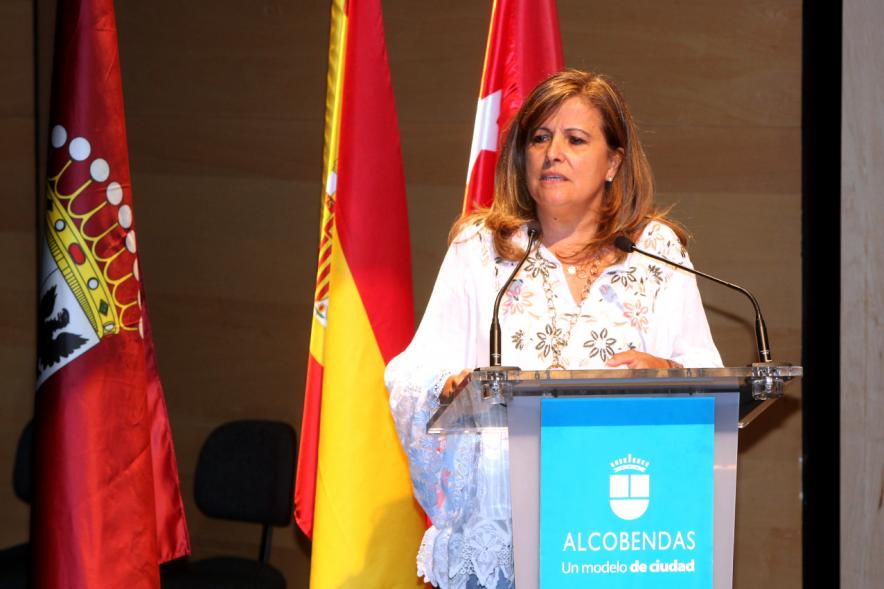 Semana del Mayor 2017 - Inauguración XXª Semana de las Personas Mayores - Imagen de persona dirigiéndose al público asistente.