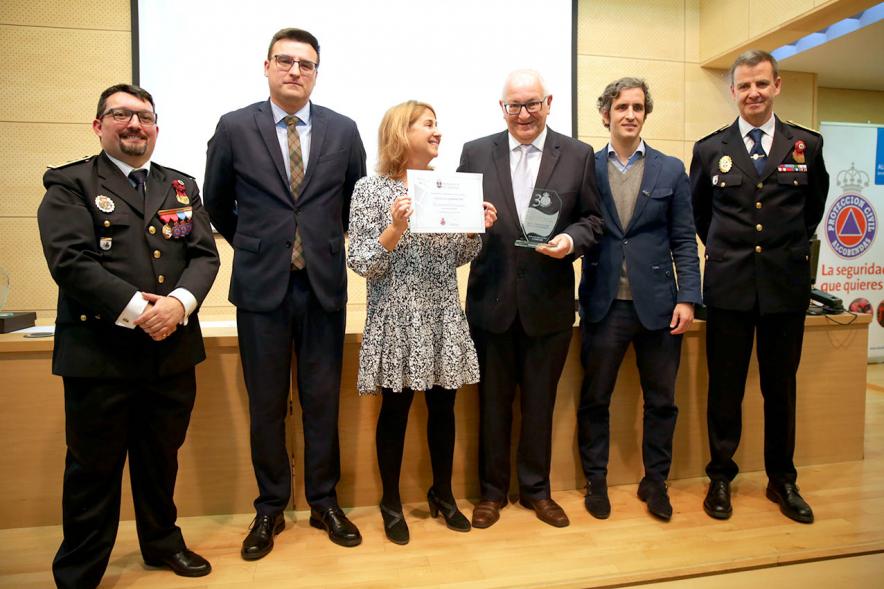 Entrega Medallas de Protección Civil - Imagen del vicealcalde Miguel Ángel Arranz, el concejal Aitor Retolaza,el jefe de la Policía Local Antonio Pardo y el responsable de Protección Civil Moisés Álvarez junto a unos condecorados.