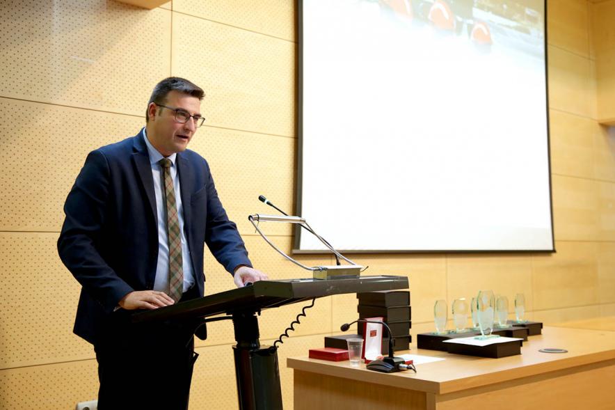Entrega Medallas de Protección Civil - Imagen del vicealcalde de Alcobendas Miguel Ángel Arranz  en un momento de su discurso.
