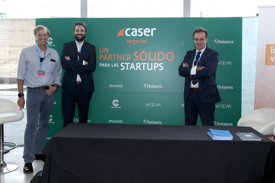 Media StartUps Alcobendas - Posado de los representantes de la empresa Caser.