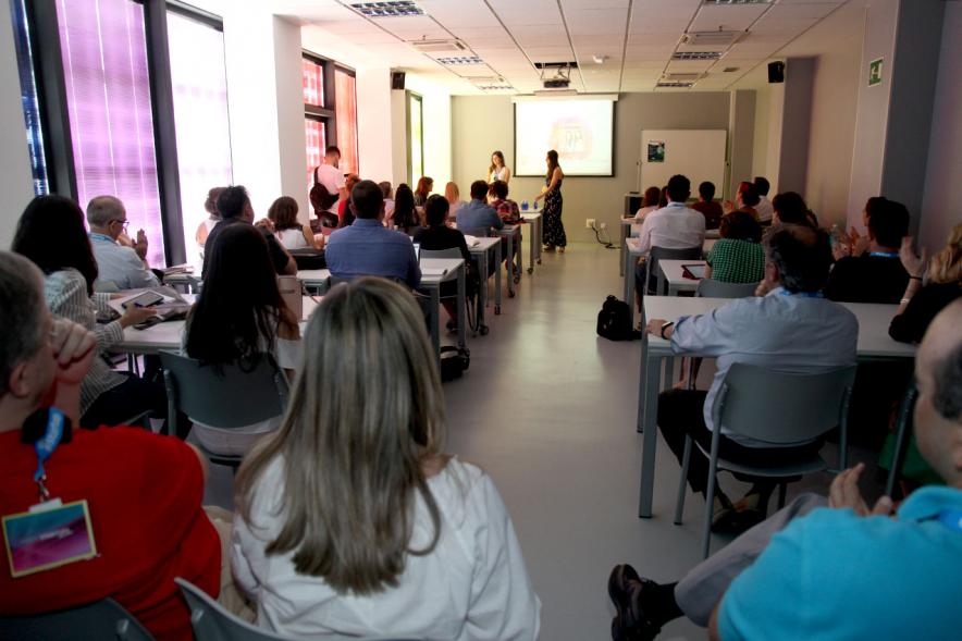 Media StartUps Alcobendas - Imagen posterior de los asistentes a la presentación.