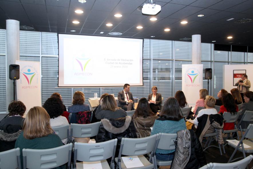 Concejal Miguel Ángel Arranz, Autoridades y participantes. . Iª Jornada de Mediación - 2020