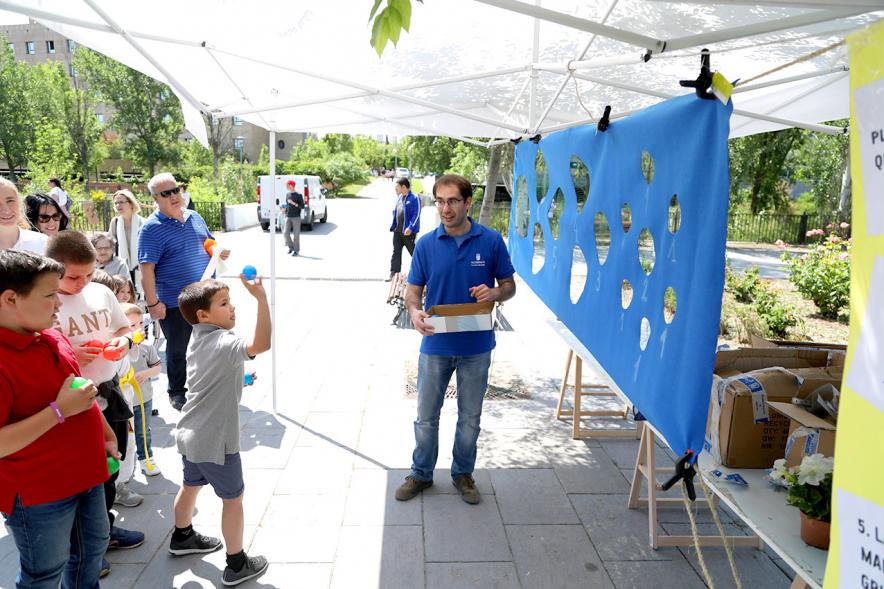 Día del Medio Ambiente 2018 - Imagen de un monitor presentando una actividad.