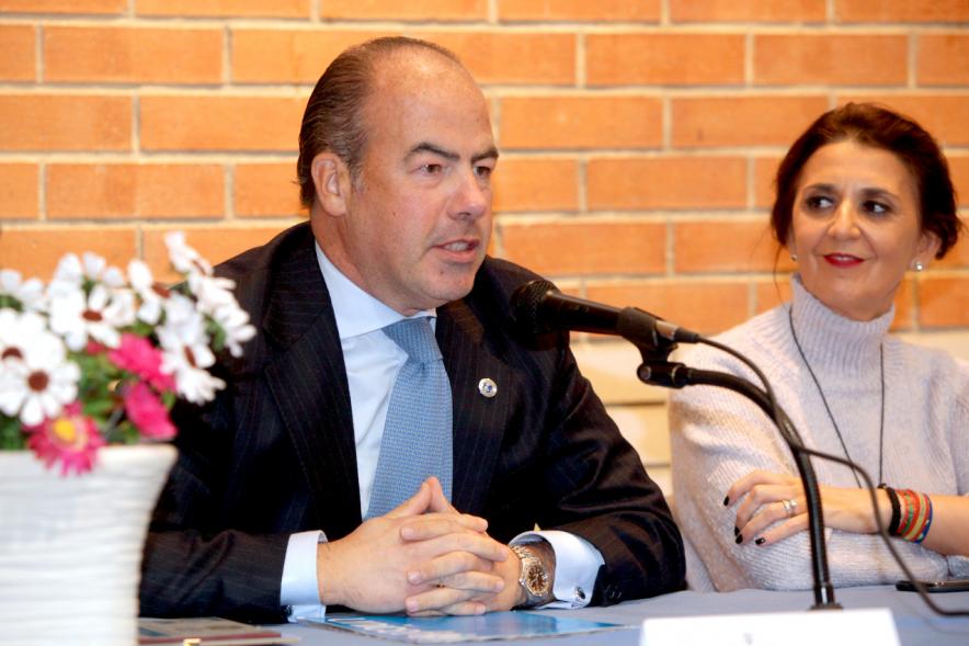 Presentación Torneo La Menina de Tenis 2018 -  Imagen de una persona hablando en un momento de la presentación del torneo de tenis.